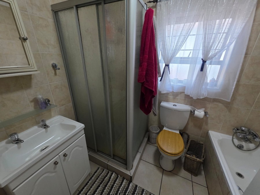 To Let 3 Bedroom Property for Rent in Vaalpark Free State
